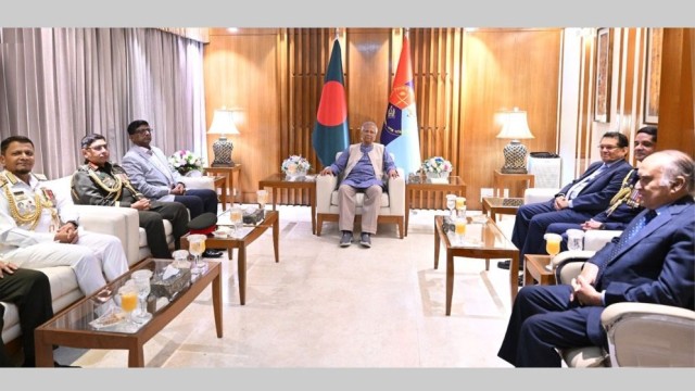 প্রধান উপদেষ্টার সঙ্গে তিন বাহিনী প্রধানের সৌজন্য সাক্ষাৎ